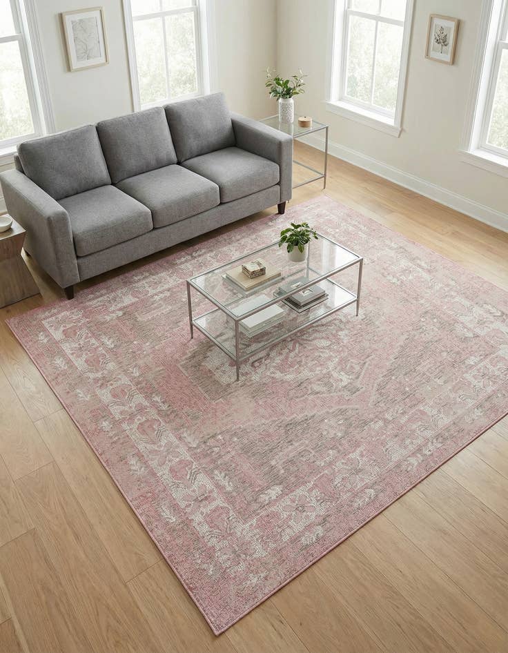 Detail image of 7' 10 x 7' 10  Washable Traditional Indoor / Outdoor Square Rug