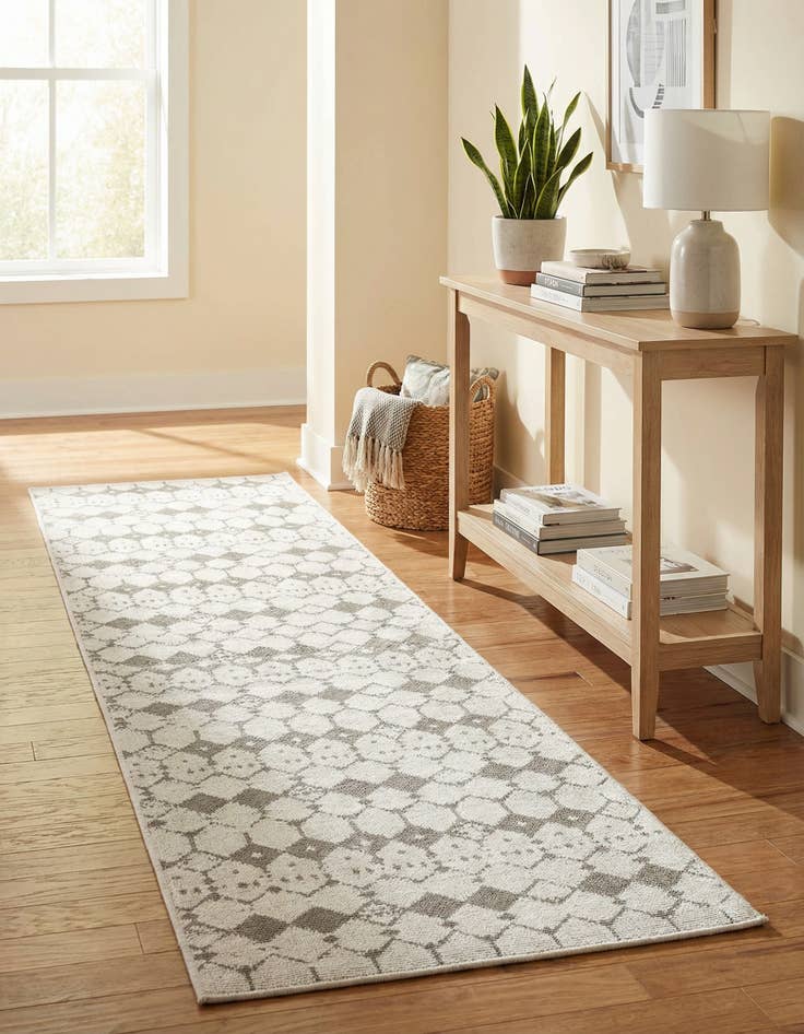 Detail image of 2' x 8' Washable Lattice Indoor / Outdoor Runner Rug