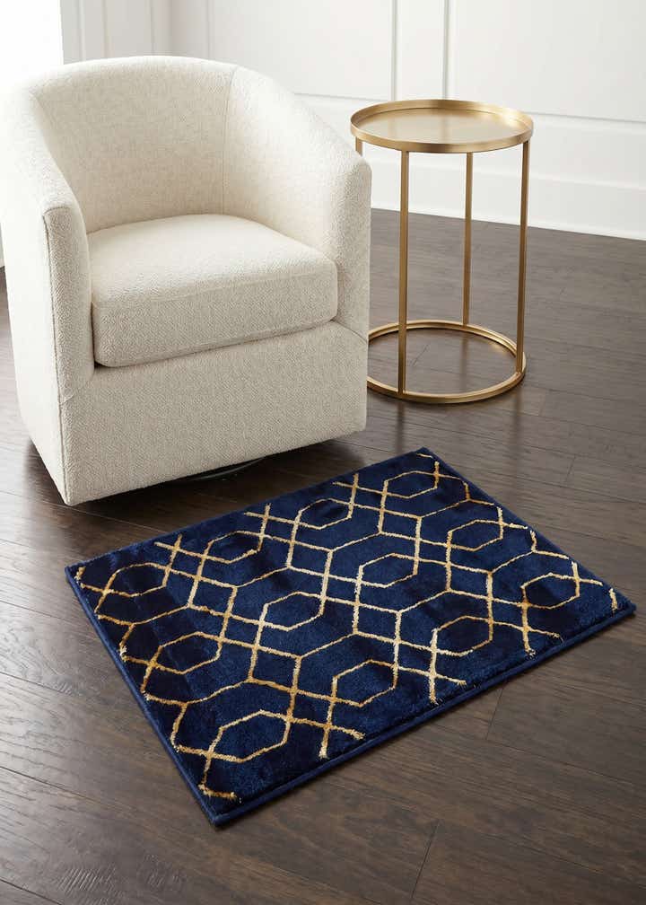 2' x 3' Marilyn Monroe™ Glam Trellis Rug
