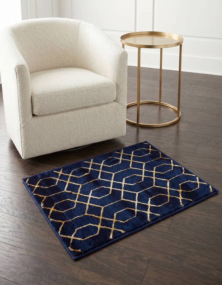 Detail image of 2' x 3' Marilyn Monroe™ Glam Trellis Rug