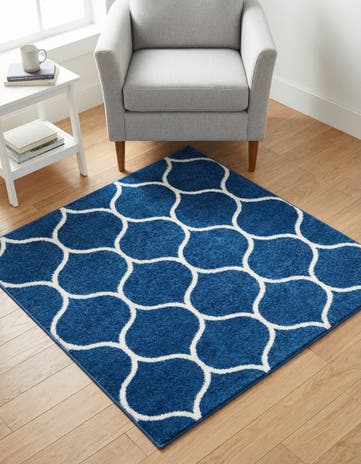 3' x 3' Lattice Frieze Square Rug