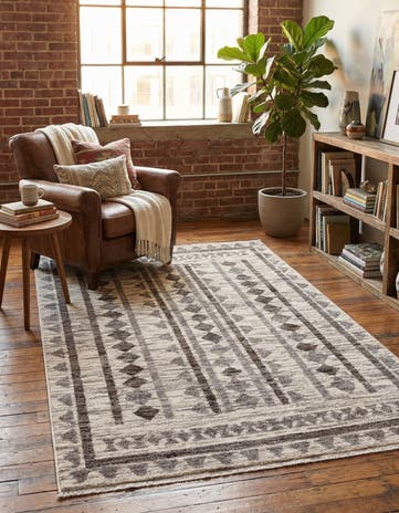 5' x 7' 7 Grand Tradition Rug