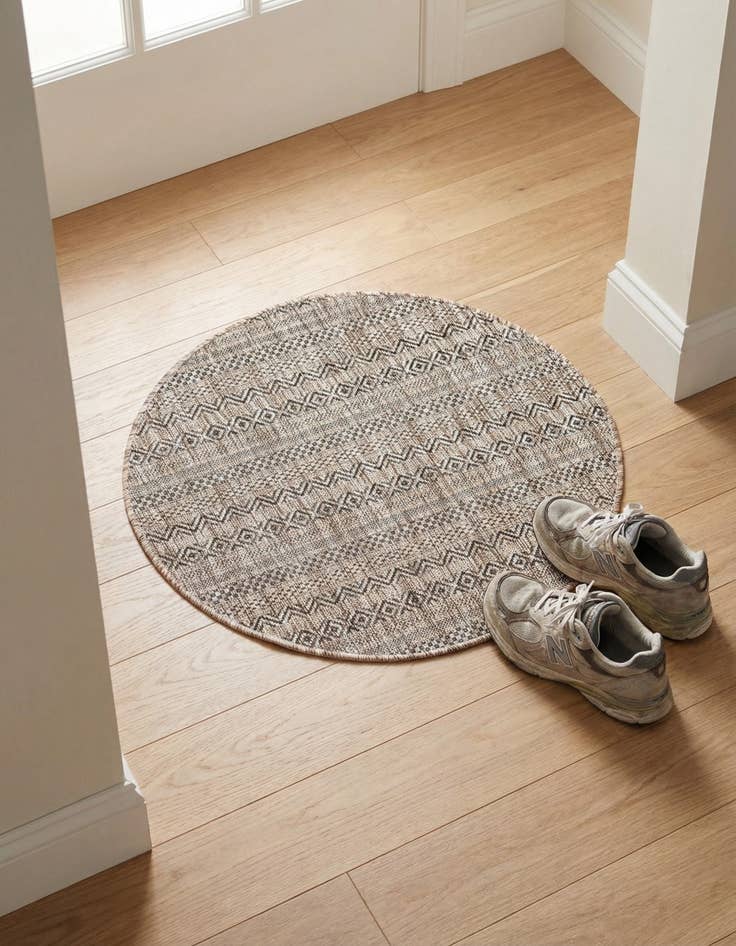 Detail image of 3' x 3' Washable Ribbon Indoor / Outdoor Round Rug