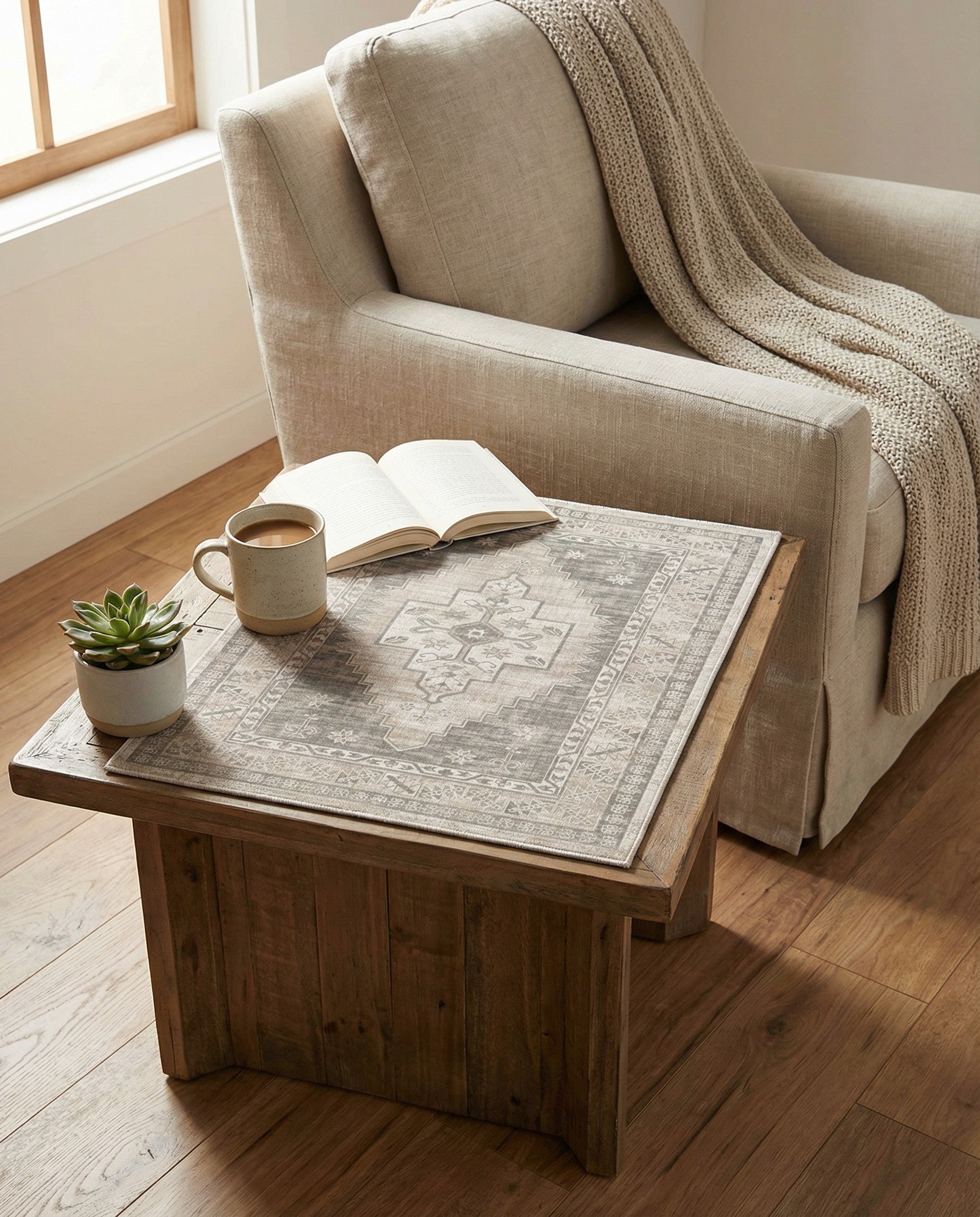 1' 4 x 1' 4 Whitney Sample Rug