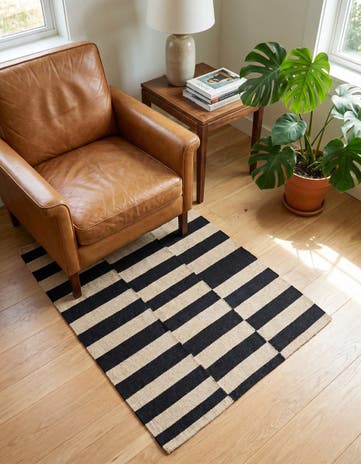 2' 8 x 3' 11 Hand Woven Kilim Modern Wool Rug