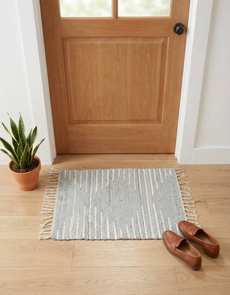 Detail image of 2' x 3' 1 Chindi Cotton Rug