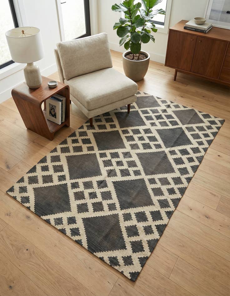 Detail image of 3' 8 x 6' Hand Woven Kilim Modern Wool Rug