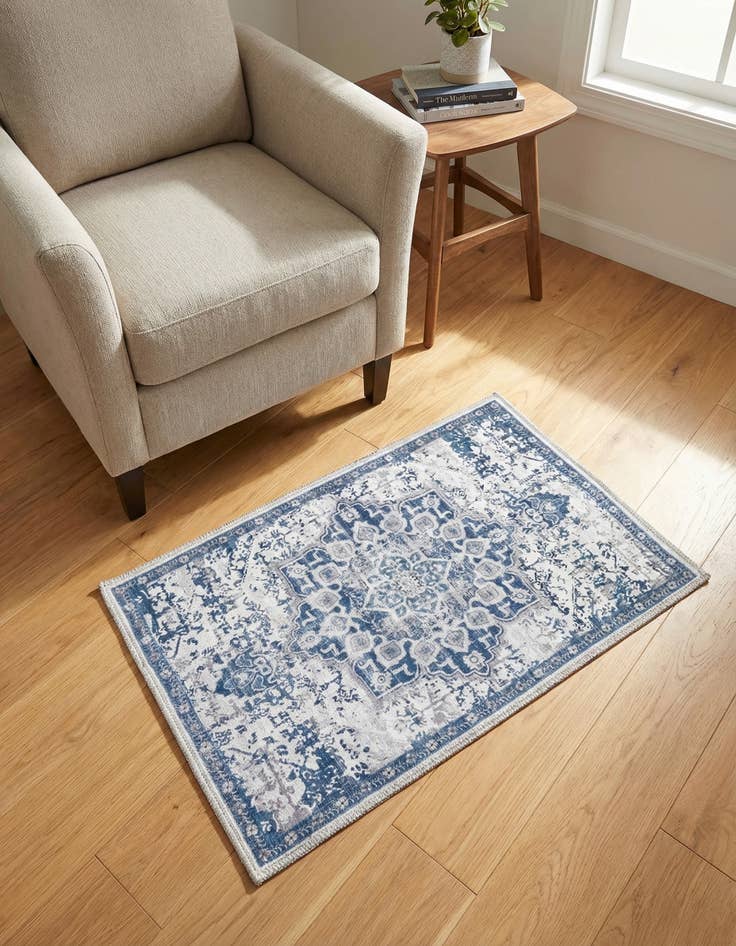 Detail image of 2' x 3' Washable Francesca Rug