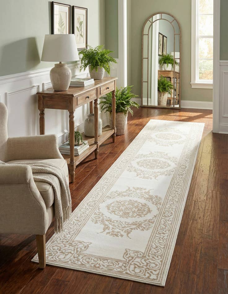 Detail image of 2' 6 x 13' Hermitage Runner Rug