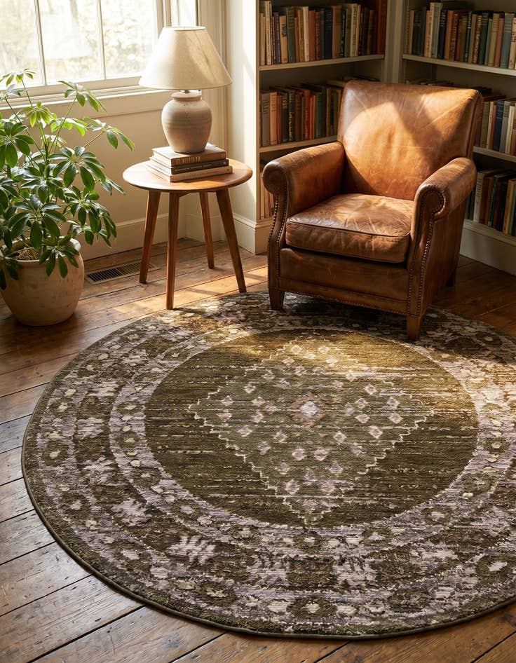 Detail image of 5' x 5' Grand Tradition Round Rug