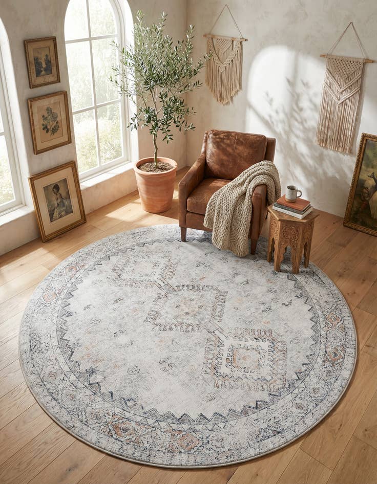 Detail image of 7' 10 x 7' 10 Yara Round Rug