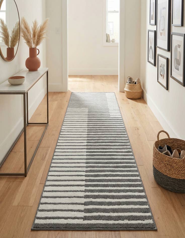 Detail image of 2' 7 x 10' Oslo Runner Rug