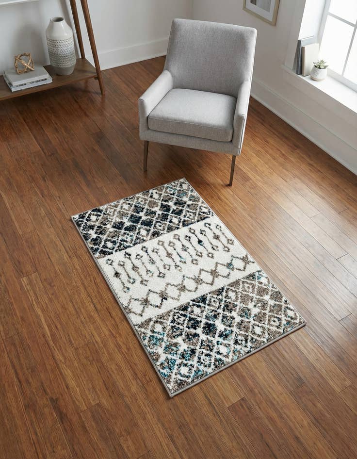 Detail image of 2' x 3' Moroccan Trellis Rug