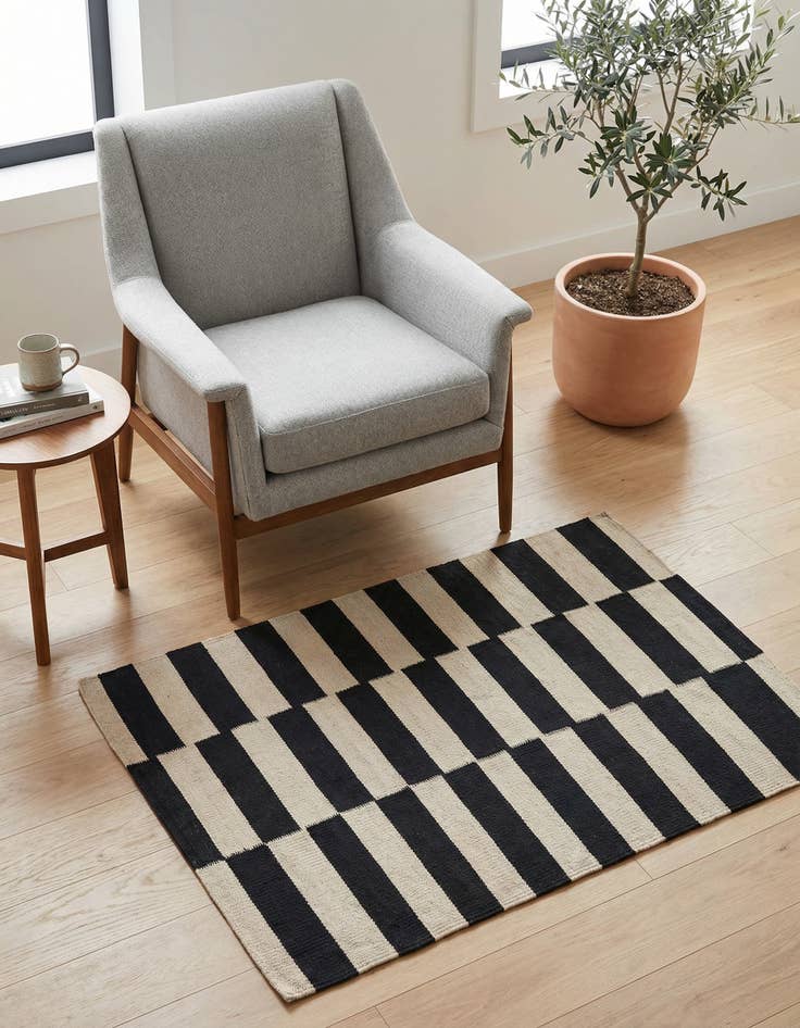 Detail image of 2' 8 x 3' 9 Hand Woven Kilim Modern Wool Rug