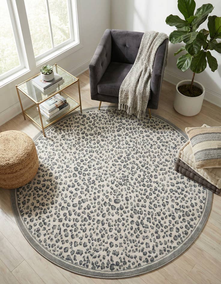 Detail image of 7' 10 x 7' 10 Safari Round Rug