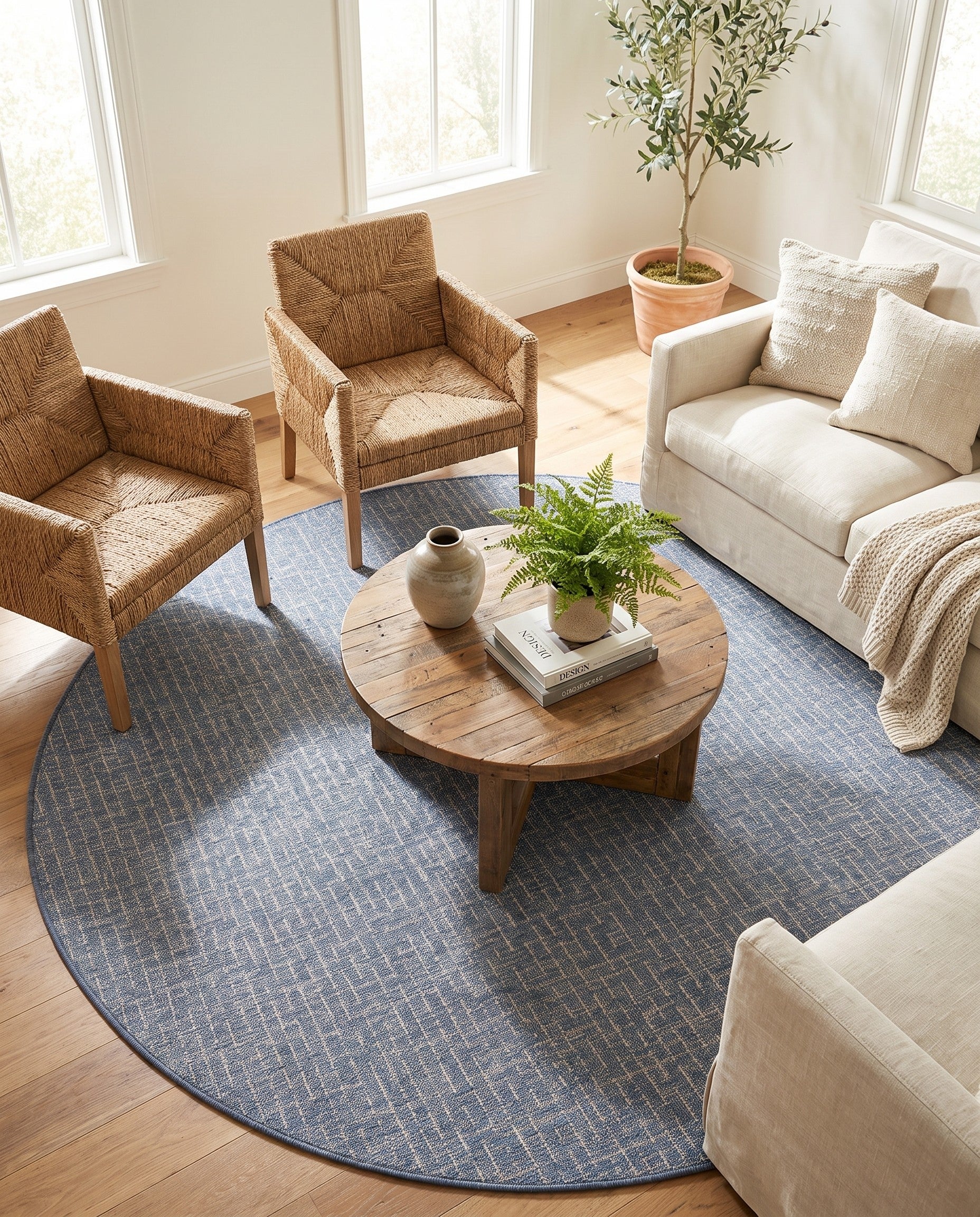 6' x 6' Easy-Clean Checkered Indoor / Outdoor Round Rug