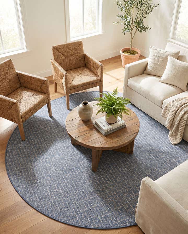 6' x 6' Easy-Clean Checkered Indoor / Outdoor Round Rug