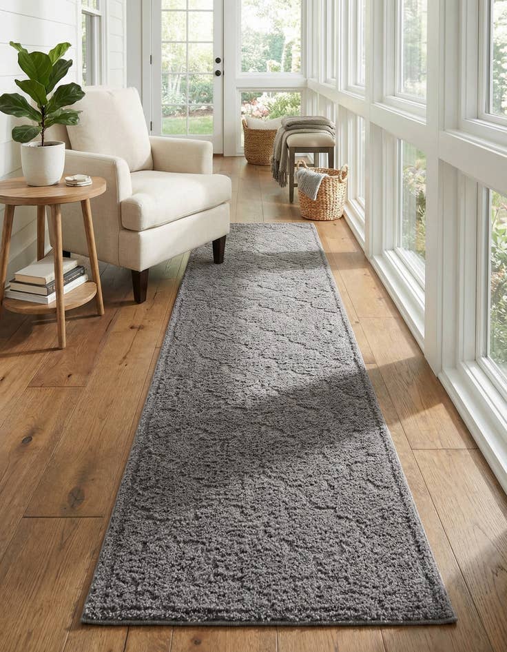 Detail image of 2' 7 x 10' Lattice Shag Runner Rug