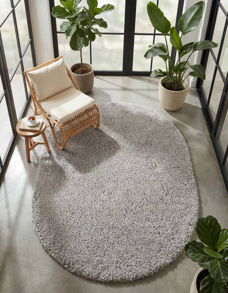 Detail image of 7' 10 x 10' Marilyn Monroe&trade; Shag Oval Rug