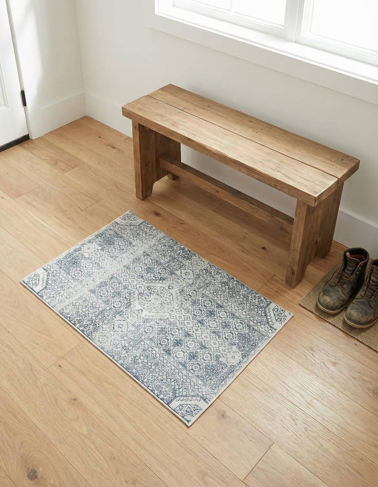 Detail image of 2' x 3' Newport Rug