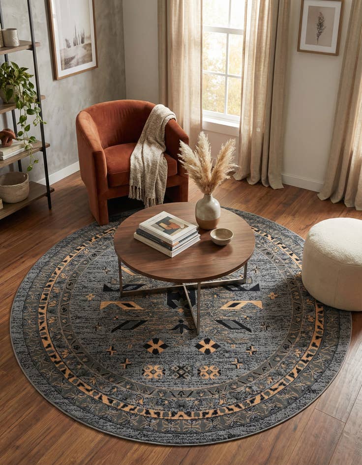 Detail image of 7' 10 x 7' 10 Heris Round Rug