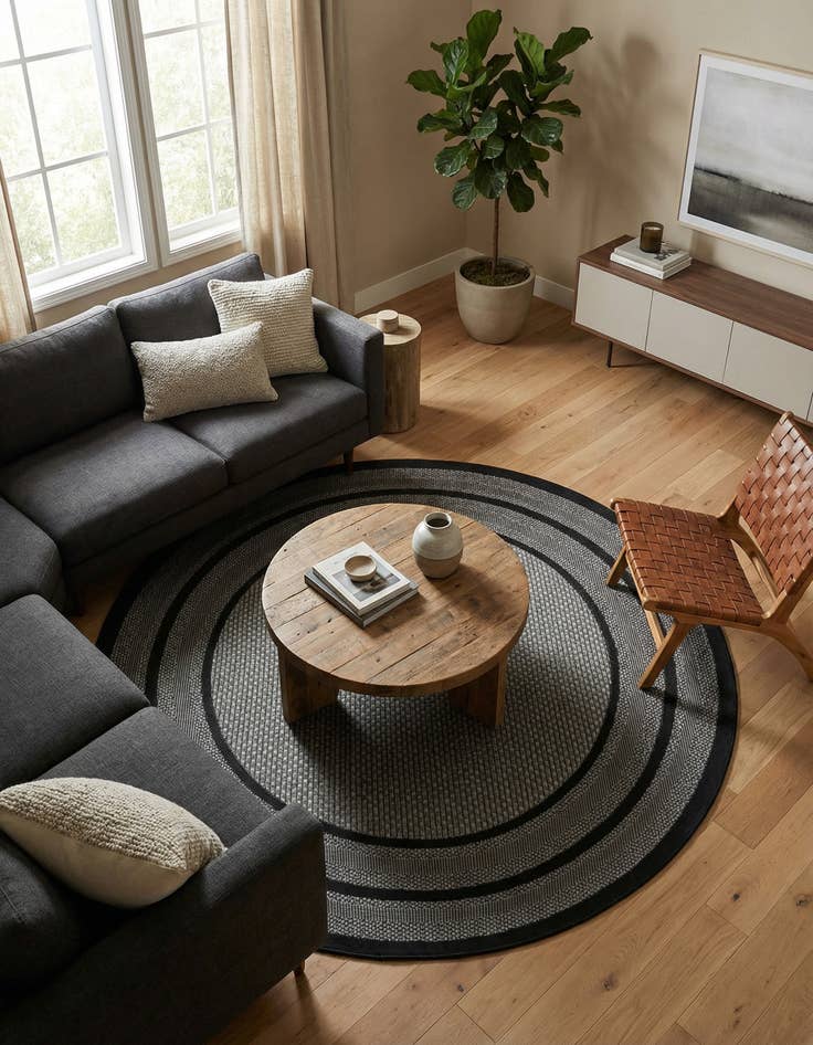 Detail image of 6' x 6' Washable Border Indoor / Outdoor Round Rug