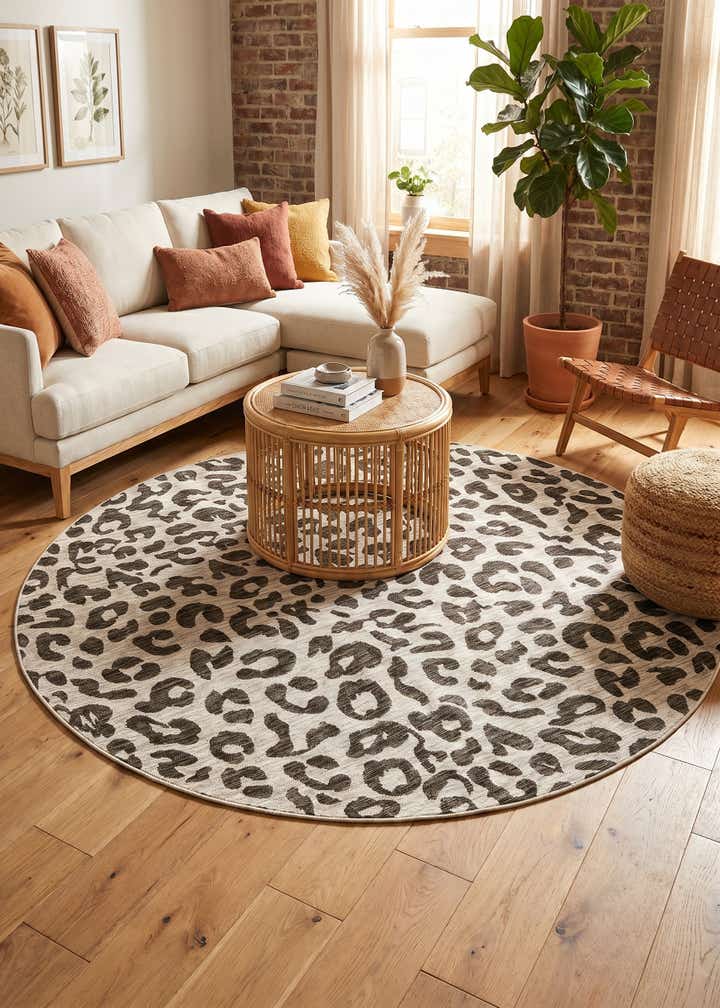 7' 10 x 7' 10 Easy-Clean Safari Indoor / Outdoor Round Rug