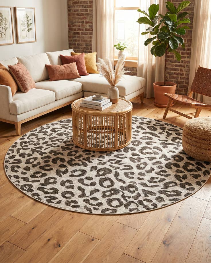 Detail image of 7' 10 x 7' 10 Easy-Clean Safari Indoor / Outdoor Round Rug