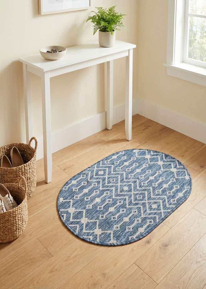 2' x 3' Easy-Clean Trellis Indoor / Outdoor Oval Rug