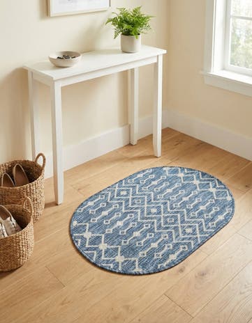 2' x 3' Easy-Clean Lattice Indoor / Outdoor Oval Rug