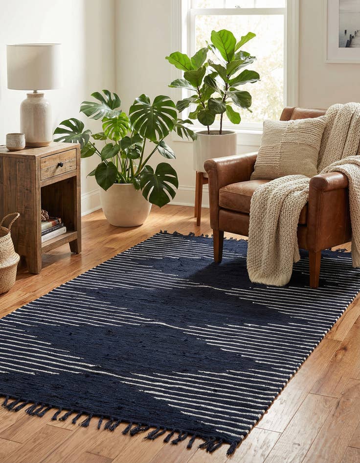 Detail image of 5' 1 x 8' Hand Woven Chindi Cotton Rug