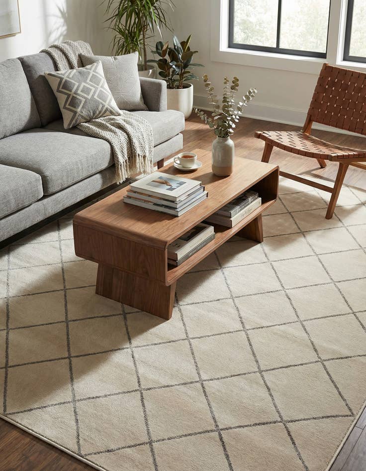 Detail image of 7' 10 x 7' 10 Vogue Geo Square Rug