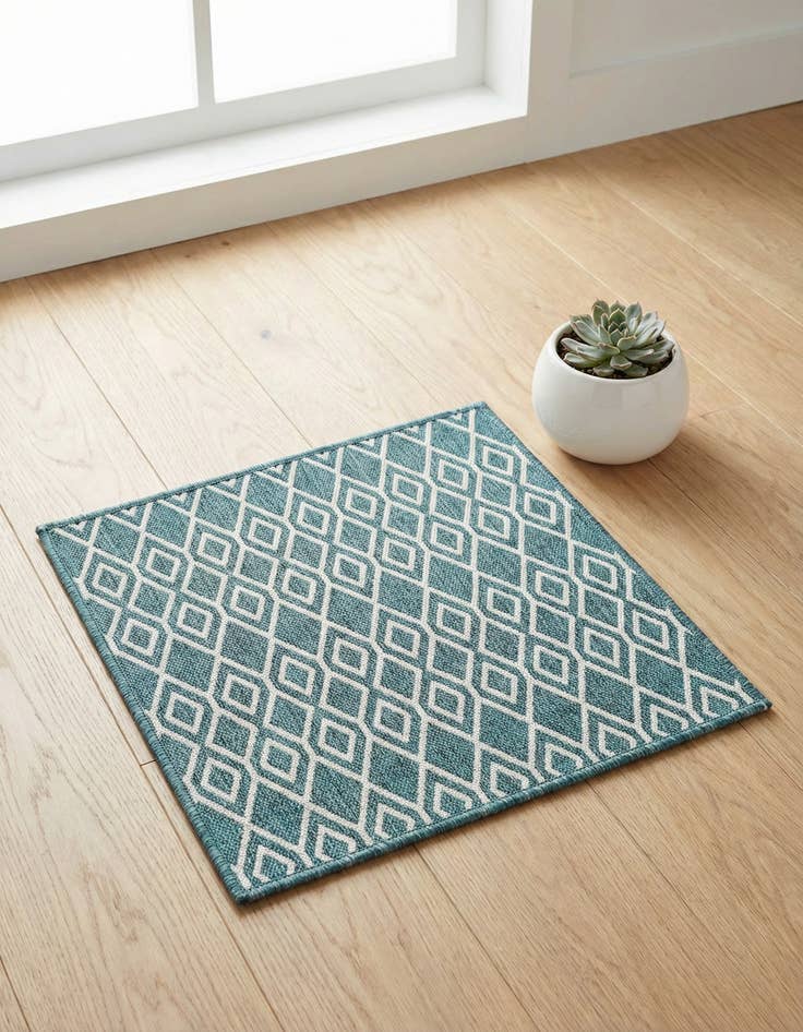 Detail image of 1' 4 x 1' 4 Washable Jill Zarin Turks and Caicos Indoor / Outdoor Sample Rug