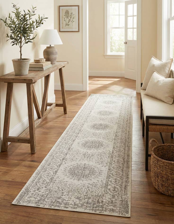 Detail image of 2' 7 x 12' Washable Traditional Indoor / Outdoor Runner Rug