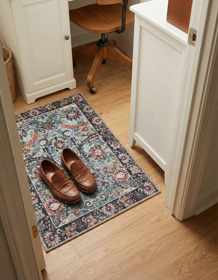 Detail image of 2' x 3' 1 Timeless Rug