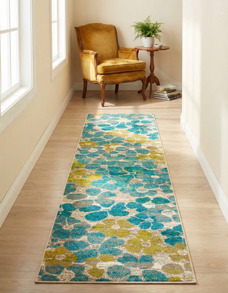 Detail image of 2' x 8' Azalea Runner Rug