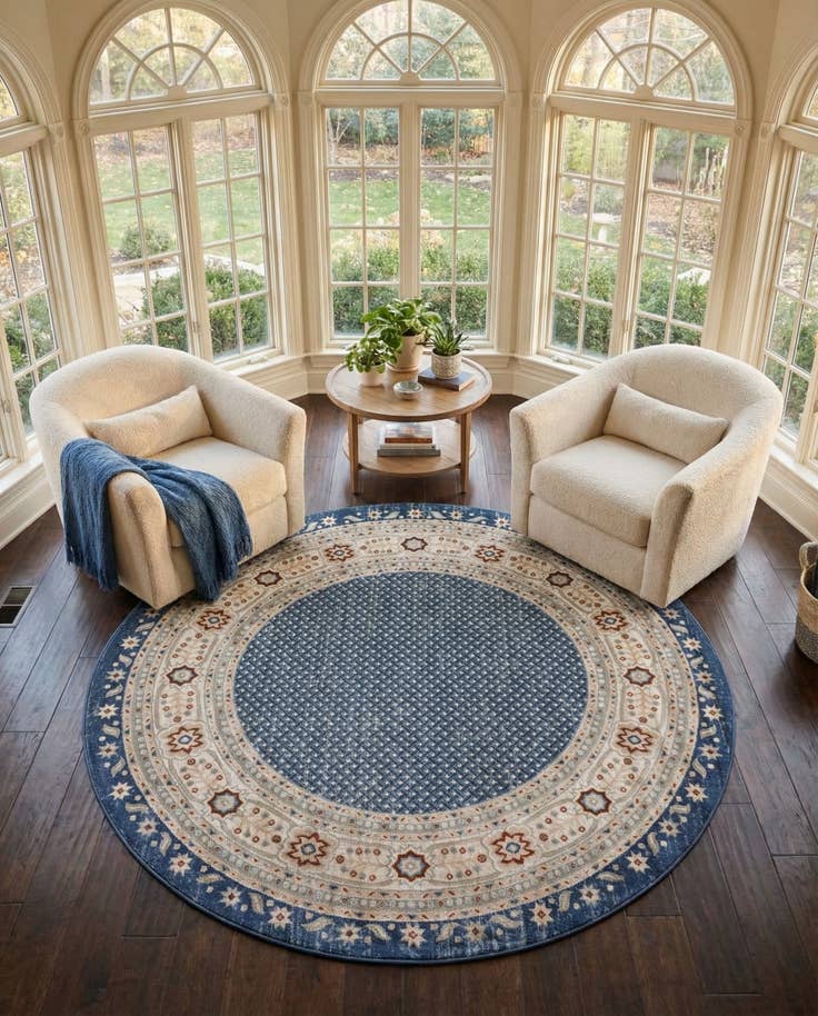 Detail image of 7' 10 x 7' 10 Charlotte Round Rug