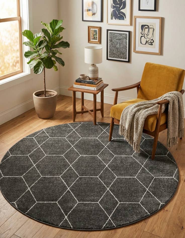 Detail image of 6' x 6' Lattice Frieze Round Rug