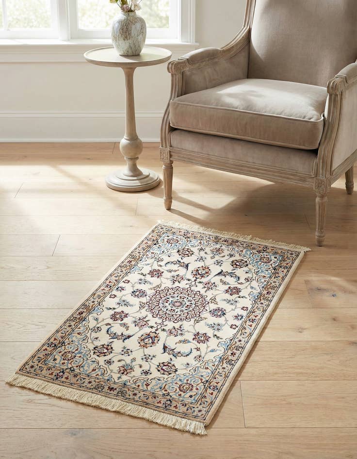 Detail image of 2' x 3' 5 Hand Knotted Nain Rug