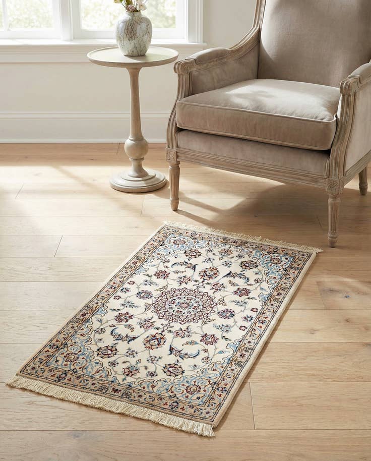 Detail image of 2' x 3' 5 Hand Knotted Nain Rug