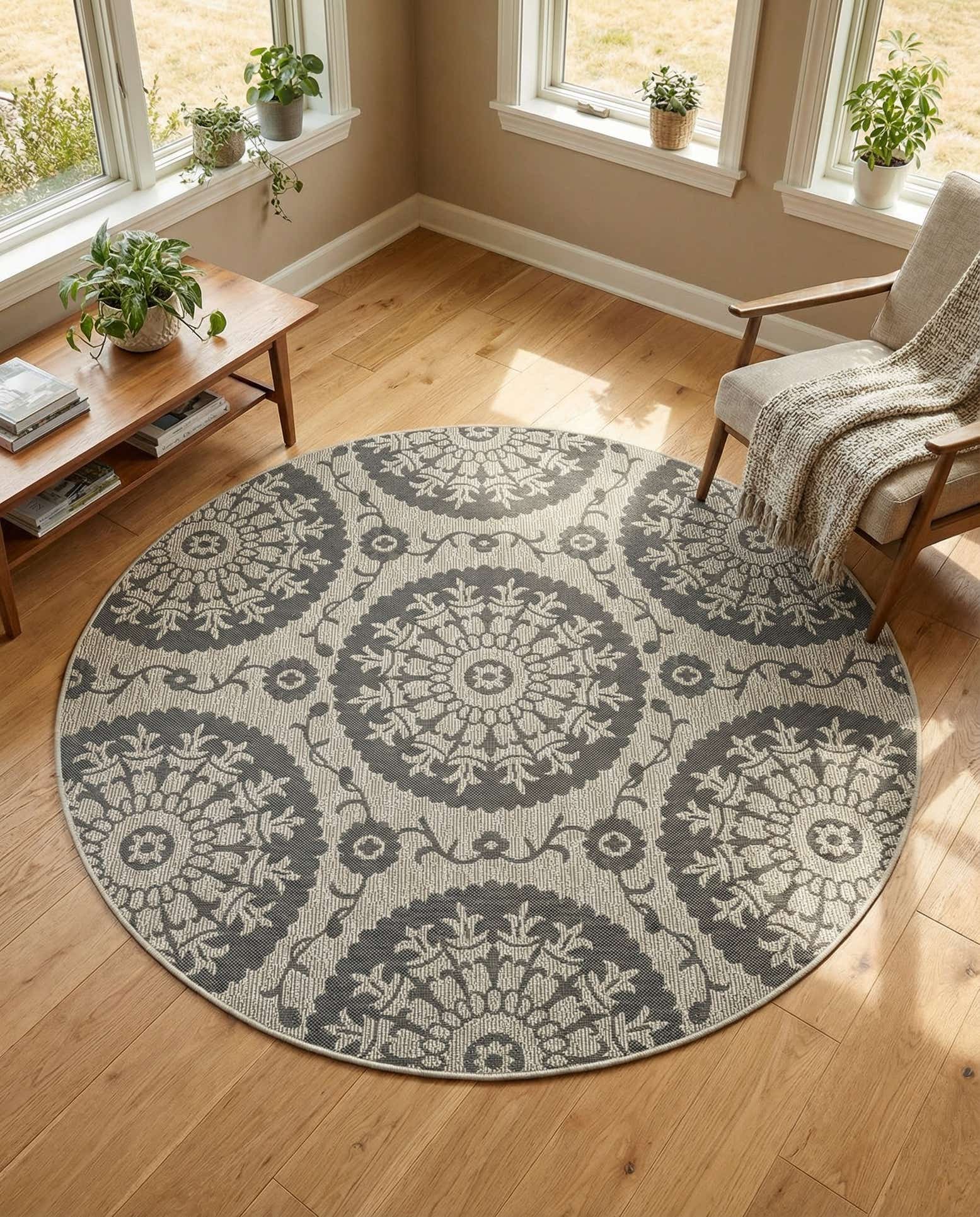 6' x 6' Easy-Clean Botanical Indoor / Outdoor Round Rug