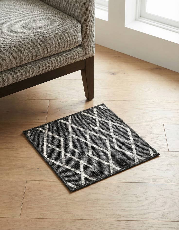 Detail image of 1' 4 x 1' 4 Washable Jill Zarin Turks and Caicos Indoor / Outdoor Sample Rug