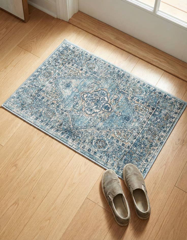 Detail image of 2' x 3' Newport Rug