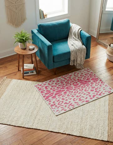 Pink Gray Easy-Clean Safari Indoor / Outdoor Rug