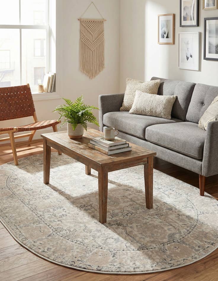 Detail image of 4' 1 x 6' 1 Oregon Oval Rug