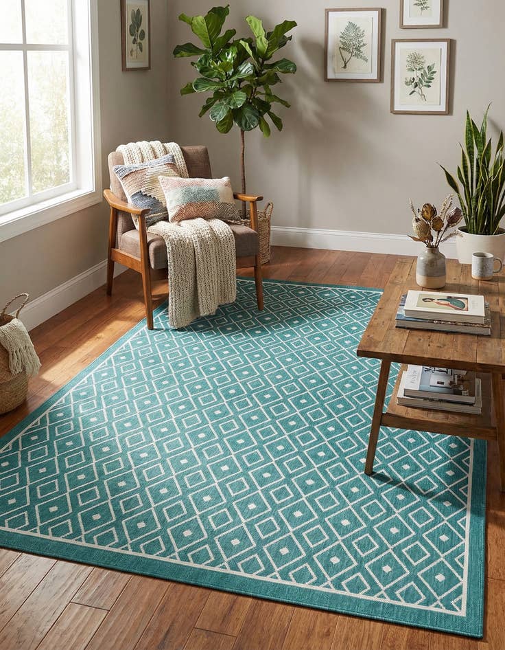 Detail image of 7' 10 x 10' Washable Lattice Indoor / Outdoor Rug