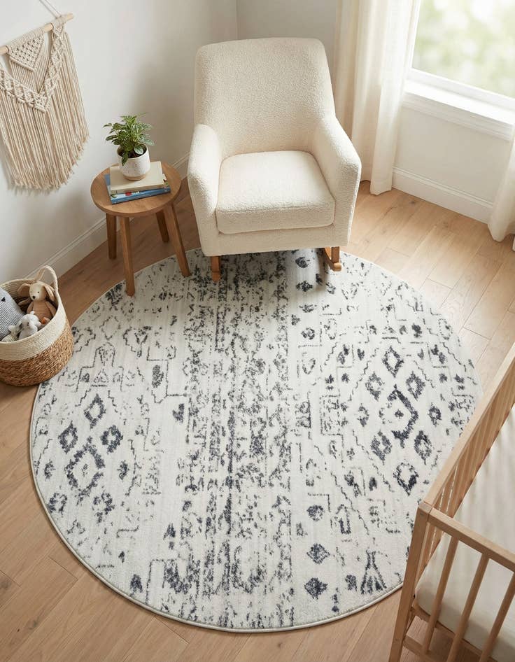 Detail image of 5' x 5' Madrid Round Rug