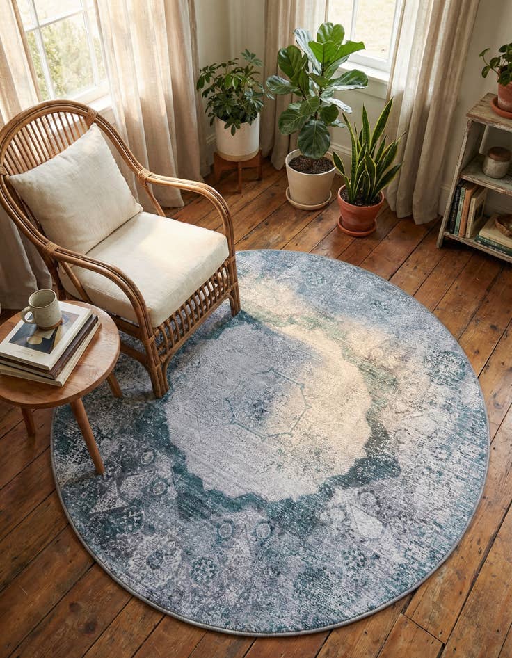 Detail image of 4' x 4' Washable Yara Round Rug