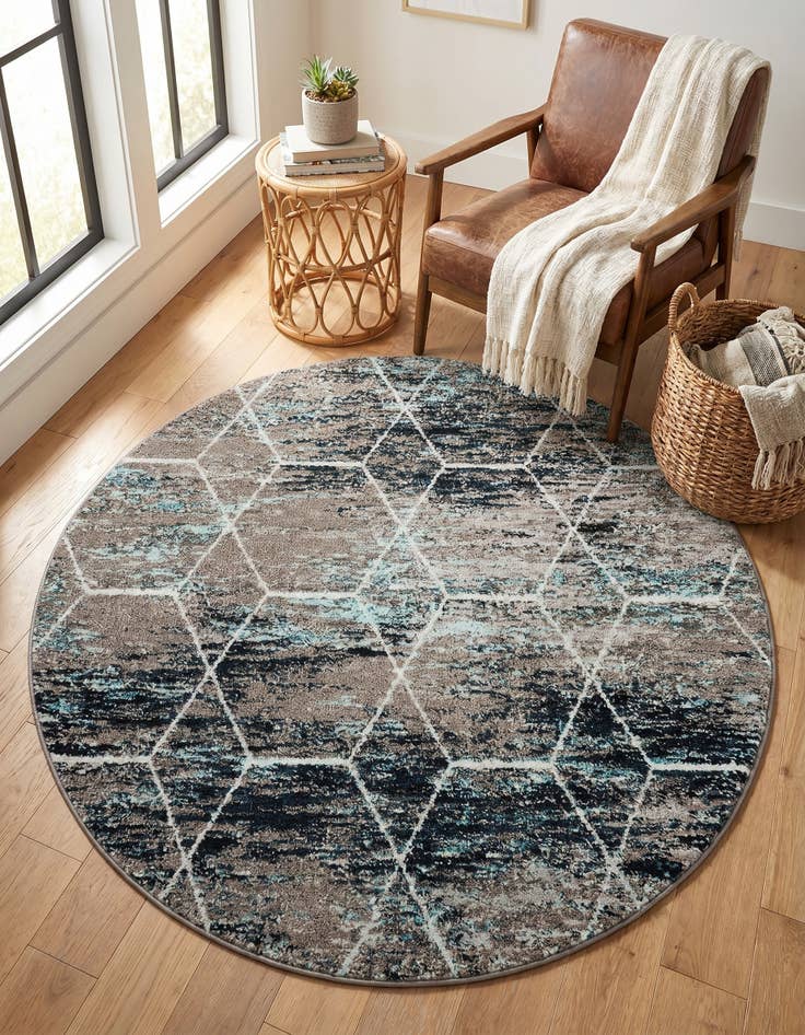 Detail image of 5' 3 x 5' 3 Lattice Frieze Round Rug