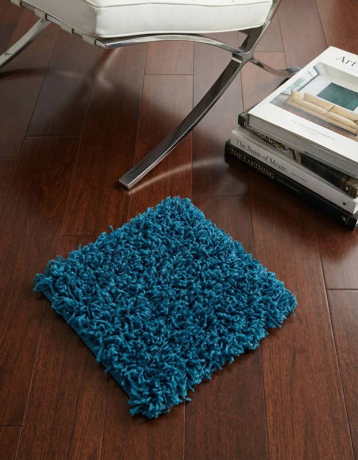 Detail image of 1' x 1' Solid Shag Sample Rug